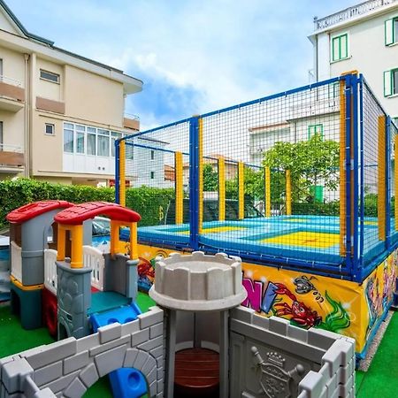 Hotel Mare - Valentini Family Village Беллария-Иджеа-Марина Экстерьер фото