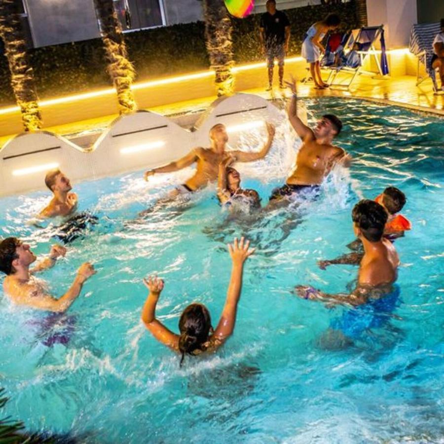 Hotel Mare - Valentini Family Village Беллария-Иджеа-Марина Экстерьер фото